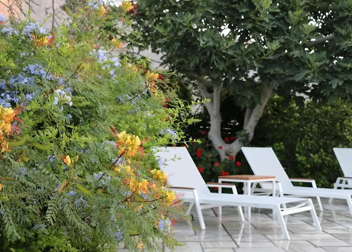 Spiros & Hiroko - Adults Only Perissa (Santorini)