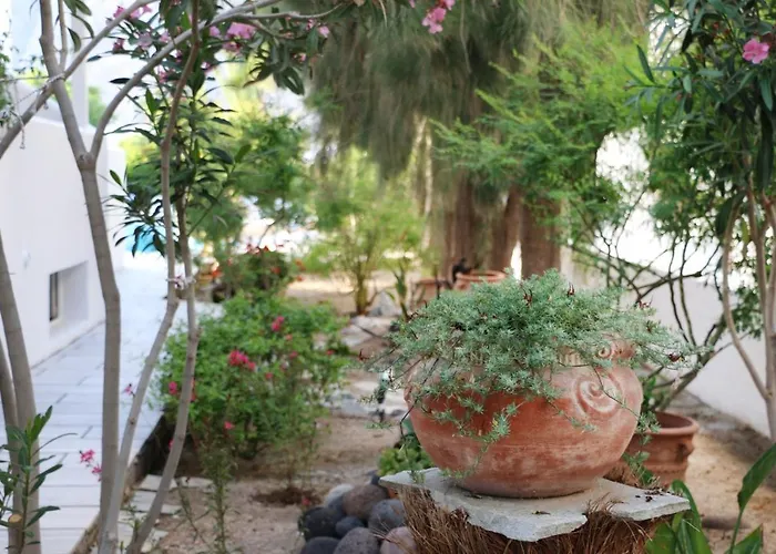 Spiros & Hiroko - Adults Only Hotel