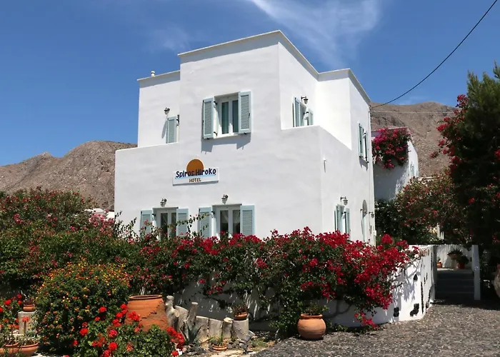 Spiros & Hiroko - Adults Only Perissa (Santorini)