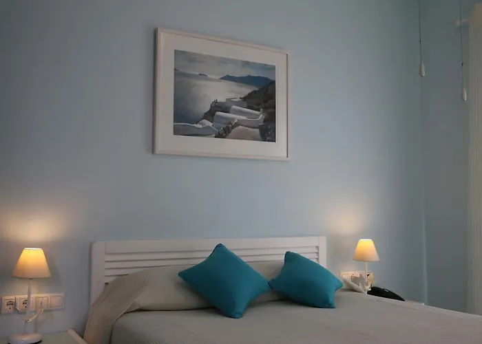 Spiros & Hiroko - Adults Only 2* Perissa (Santorini)