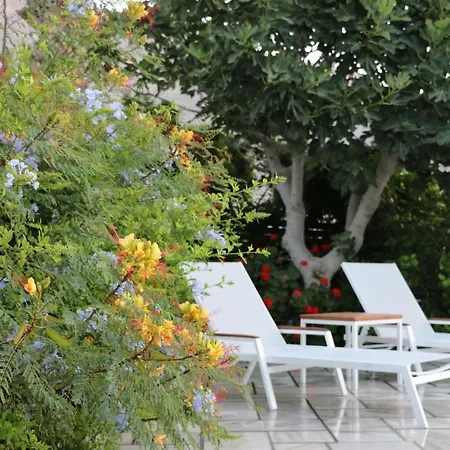 Spiros & Hiroko - Adults Only Perissa (Santorini)