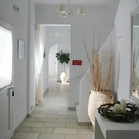 Spiros & Hiroko - Adults Only Perissa (Santorini)