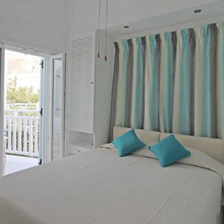 Spiros & Hiroko - Adults Only Hotel