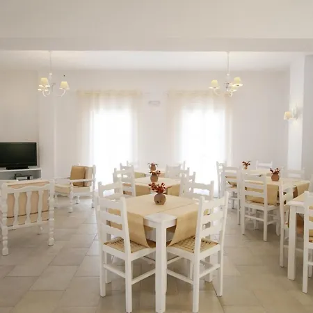 Spiros & Hiroko - Adults Only Hotel