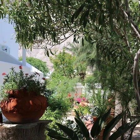 Spiros & Hiroko - Adults Only Perissa (Santorini)