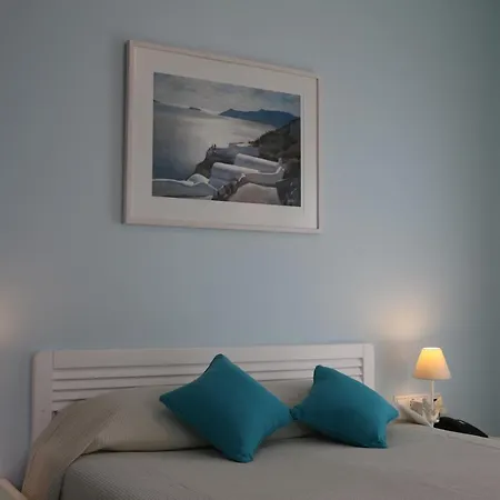 Spiros & Hiroko - Adults Only 2* Perissa (Santorini)