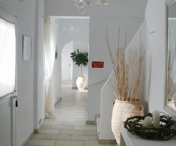 Spiros & Hiroko - Adults Only Perissa (Santorini)