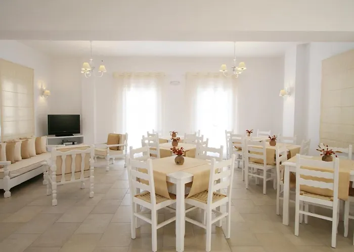 Spiros & Hiroko - Adults Only Hotel