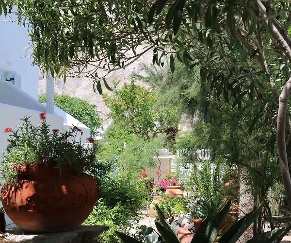 Spiros & Hiroko - Adults Only Perissa (Santorini)