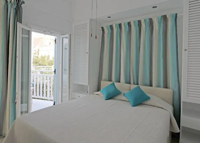 Spiros & Hiroko - Adults Only Hotell