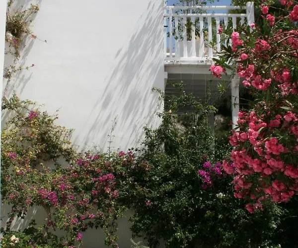 Spiros & Hiroko - Adults Only Perissa (Santorini)